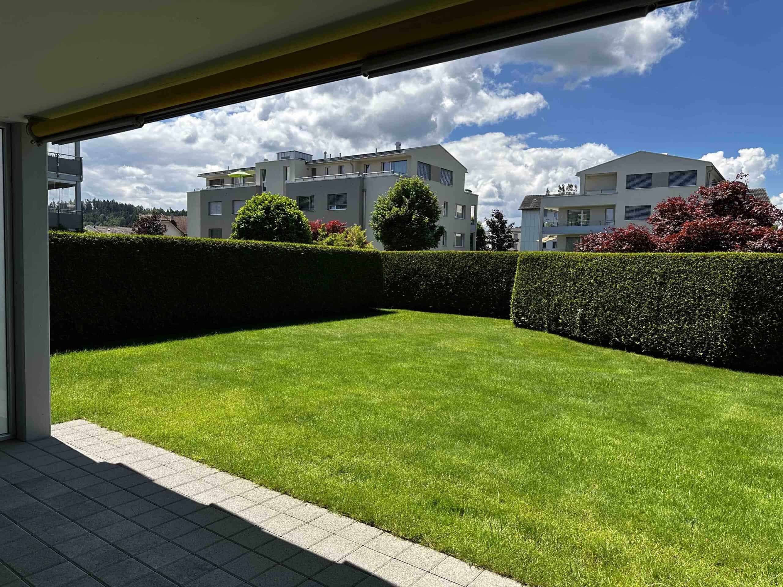 Hauswartung in Frauenfeld – gepflegte Liegenschaft mit Dalex Immo, zuverlässiger Service für Reinigung, Gartenpflege und Werterhalt.